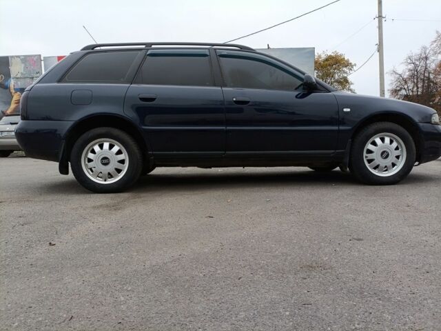 Синий Ауди А4, объемом двигателя 1.6 л и пробегом 337 тыс. км за 4794 $, фото 4 на Automoto.ua