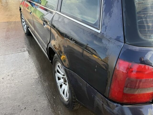 Синій Ауді А4, об'ємом двигуна 1.9 л та пробігом 350 тис. км за 2100 $, фото 4 на Automoto.ua