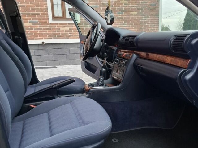 Синій Ауді А4, об'ємом двигуна 1.8 л та пробігом 196 тис. км за 4850 $, фото 13 на Automoto.ua