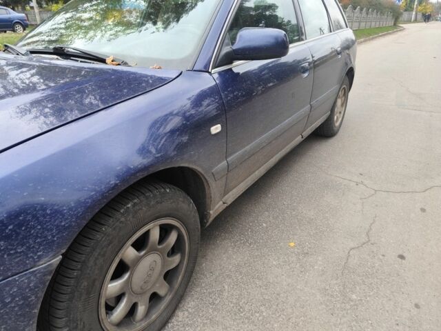 Синий Ауди А4, объемом двигателя 2.5 л и пробегом 288 тыс. км за 3500 $, фото 2 на Automoto.ua