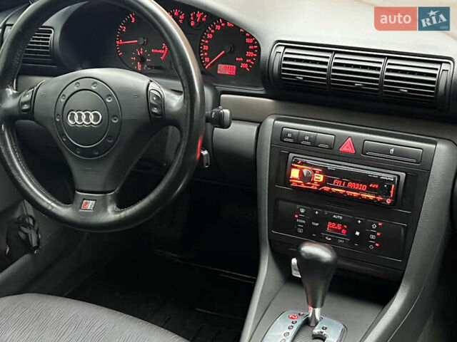 Синий Ауди А4, объемом двигателя 1.8 л и пробегом 193 тыс. км за 7777 $, фото 18 на Automoto.ua