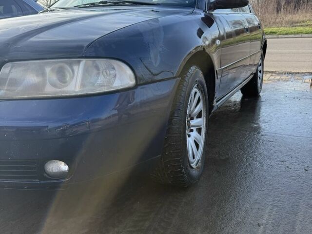 Синій Ауді А4, об'ємом двигуна 1.9 л та пробігом 350 тис. км за 2100 $, фото 1 на Automoto.ua