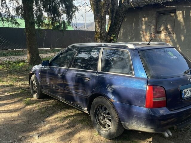 Синій Ауді А4, об'ємом двигуна 1.9 л та пробігом 400 тис. км за 1550 $, фото 5 на Automoto.ua