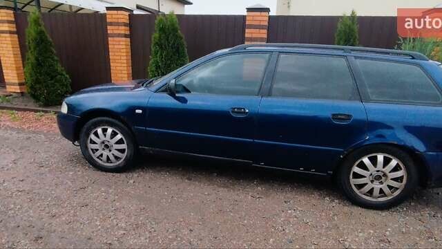 Синій Ауді А4, об'ємом двигуна 1.9 л та пробігом 400 тис. км за 3000 $, фото 1 на Automoto.ua