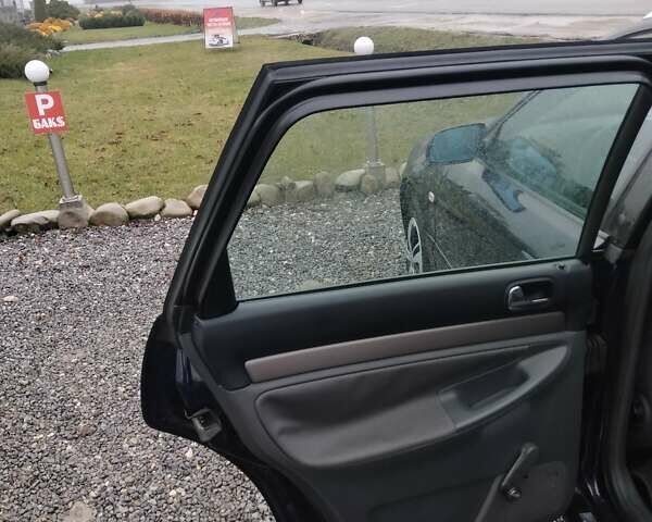 Синій Ауді А4, об'ємом двигуна 1.6 л та пробігом 248 тис. км за 5100 $, фото 8 на Automoto.ua