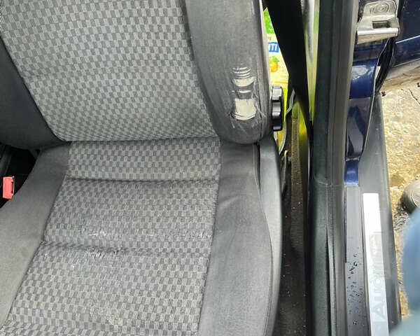 Синій Ауді А4, об'ємом двигуна 1.9 л та пробігом 304 тис. км за 2500 $, фото 12 на Automoto.ua