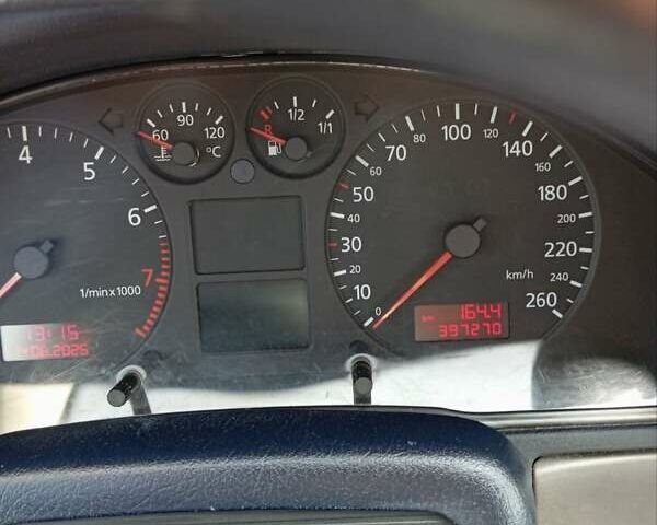 Синій Ауді А4, об'ємом двигуна 1.6 л та пробігом 400 тис. км за 3300 $, фото 8 на Automoto.ua