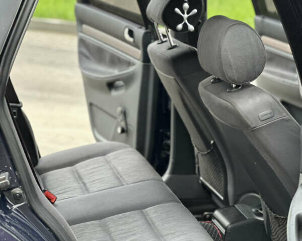 Синий Ауди А4, объемом двигателя 1.9 л и пробегом 320 тыс. км за 4850 $, фото 35 на Automoto.ua