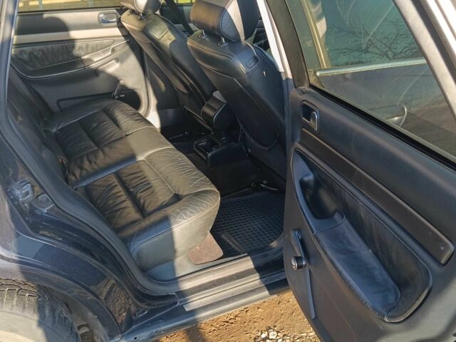 Синий Ауди А4, объемом двигателя 2.5 л и пробегом 260 тыс. км за 2000 $, фото 2 на Automoto.ua