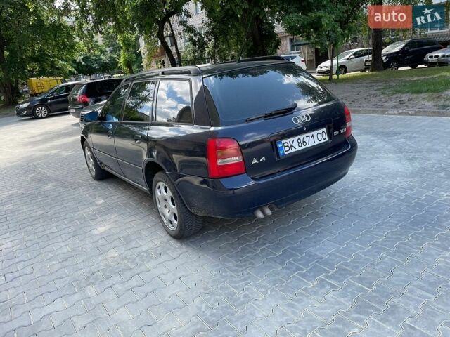 Синий Ауди А4, объемом двигателя 1.9 л и пробегом 370 тыс. км за 3500 $, фото 4 на Automoto.ua