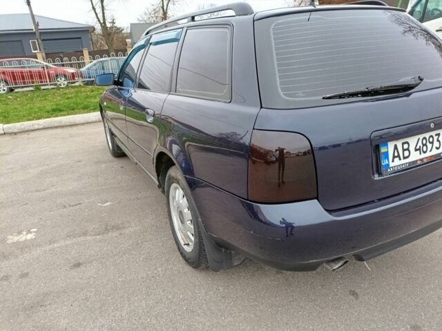 Синий Ауди А4, объемом двигателя 1.6 л и пробегом 337 тыс. км за 4794 $, фото 6 на Automoto.ua