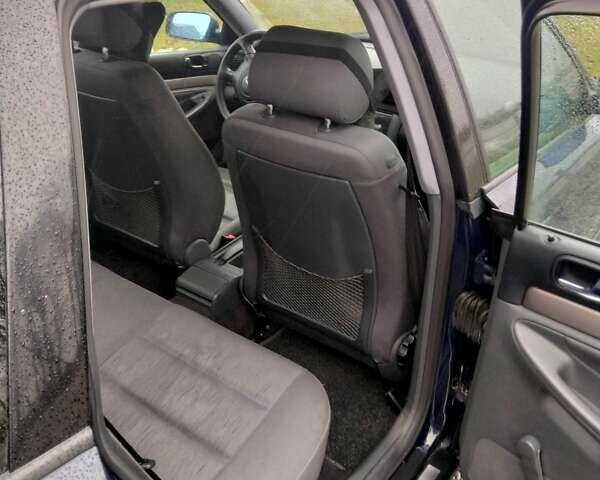 Синій Ауді А4, об'ємом двигуна 1.6 л та пробігом 248 тис. км за 5100 $, фото 12 на Automoto.ua