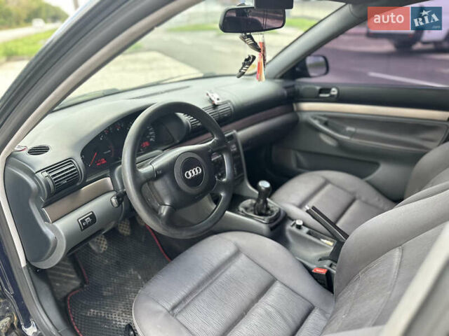 Синий Ауди А4, объемом двигателя 1.9 л и пробегом 320 тыс. км за 4750 $, фото 27 на Automoto.ua