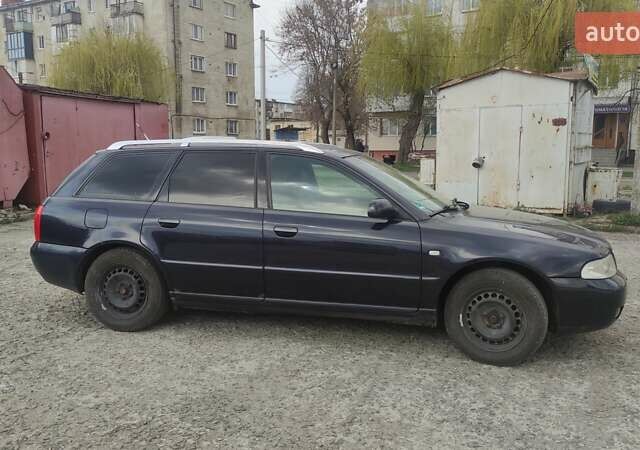 Синий Ауди А4, объемом двигателя 1.6 л и пробегом 268 тыс. км за 3500 $, фото 2 на Automoto.ua