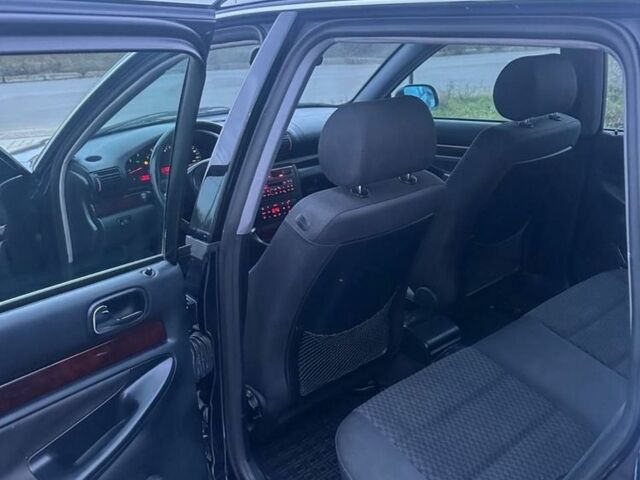 Синій Ауді А4, об'ємом двигуна 2.5 л та пробігом 200 тис. км за 3600 $, фото 10 на Automoto.ua