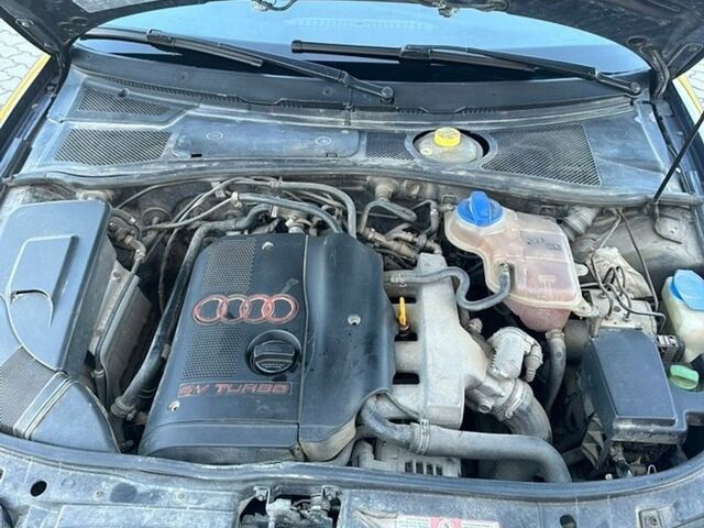Синій Ауді А4, об'ємом двигуна 1.8 л та пробігом 364 тис. км за 3400 $, фото 11 на Automoto.ua