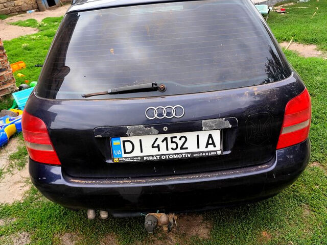 Синий Ауди А4, объемом двигателя 1.9 л и пробегом 400 тыс. км за 2200 $, фото 2 на Automoto.ua