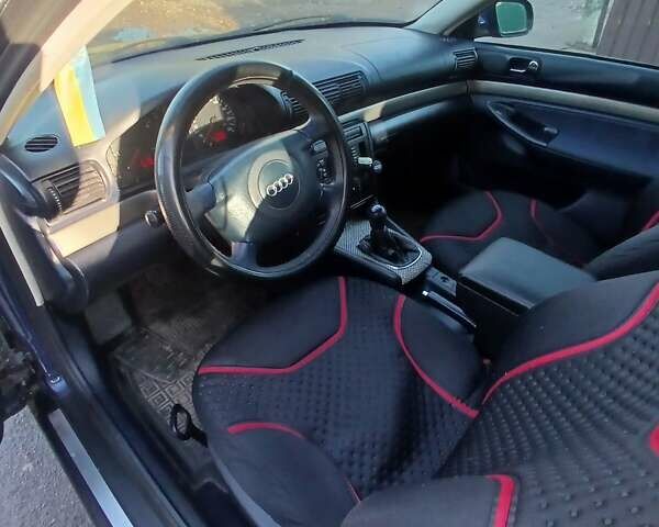 Синій Ауді А4, об'ємом двигуна 2.5 л та пробігом 365 тис. км за 4300 $, фото 7 на Automoto.ua