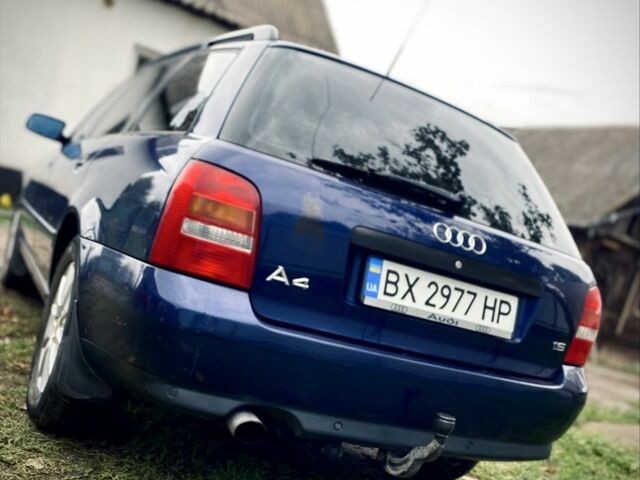 Синій Ауді А4, об'ємом двигуна 1.6 л та пробігом 330 тис. км за 4500 $, фото 1 на Automoto.ua