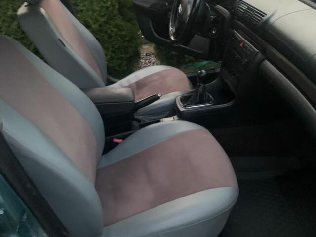 Синий Ауди А4, объемом двигателя 1.9 л и пробегом 300 тыс. км за 4300 $, фото 6 на Automoto.ua