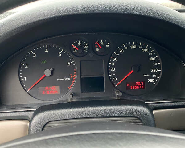 Синий Ауди А4, объемом двигателя 1.6 л и пробегом 330 тыс. км за 4500 $, фото 9 на Automoto.ua