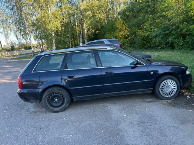Синий Ауди А4, объемом двигателя 1.8 л и пробегом 1 тыс. км за 500 $, фото 1 на Automoto.ua