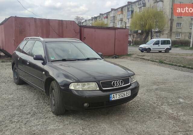 Синий Ауди А4, объемом двигателя 1.6 л и пробегом 268 тыс. км за 3500 $, фото 1 на Automoto.ua