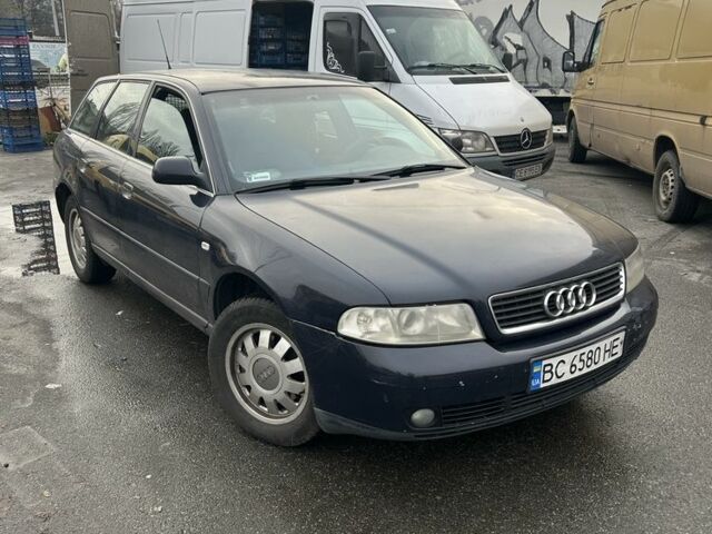 Синий Ауди А4, объемом двигателя 2.5 л и пробегом 400 тыс. км за 3500 $, фото 2 на Automoto.ua