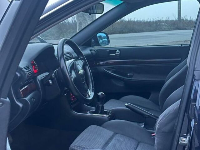 Синій Ауді А4, об'ємом двигуна 2.5 л та пробігом 200 тис. км за 3600 $, фото 12 на Automoto.ua
