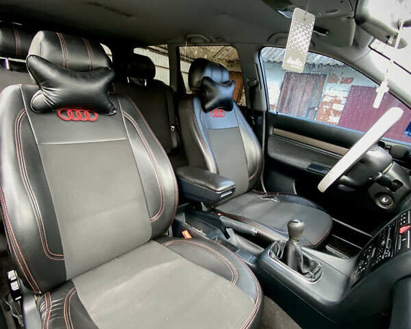 Синий Ауди А4, объемом двигателя 1.6 л и пробегом 330 тыс. км за 4500 $, фото 4 на Automoto.ua