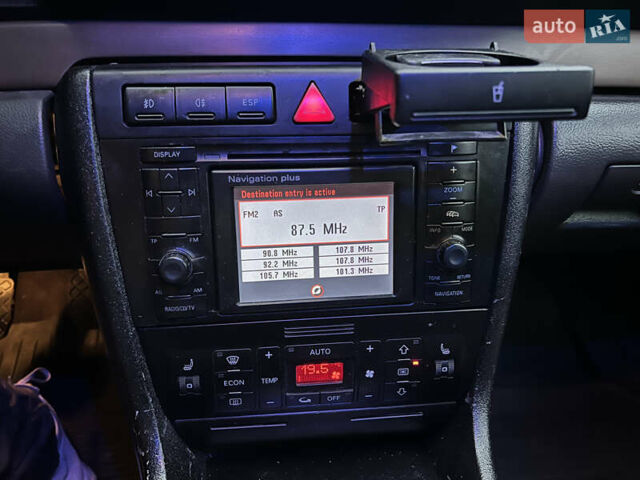 Синий Ауди А4, объемом двигателя 1.8 л и пробегом 250 тыс. км за 4250 $, фото 16 на Automoto.ua