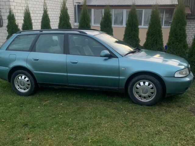 Синий Ауди А4, объемом двигателя 1.9 л и пробегом 300 тыс. км за 4300 $, фото 1 на Automoto.ua