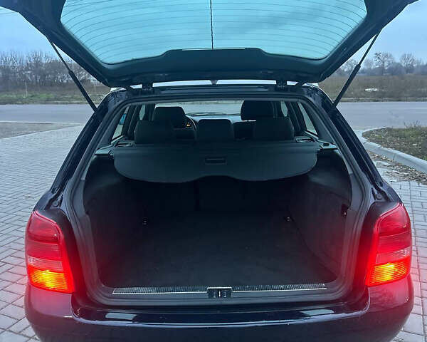 Синий Ауди А4, объемом двигателя 2.5 л и пробегом 290 тыс. км за 3500 $, фото 12 на Automoto.ua