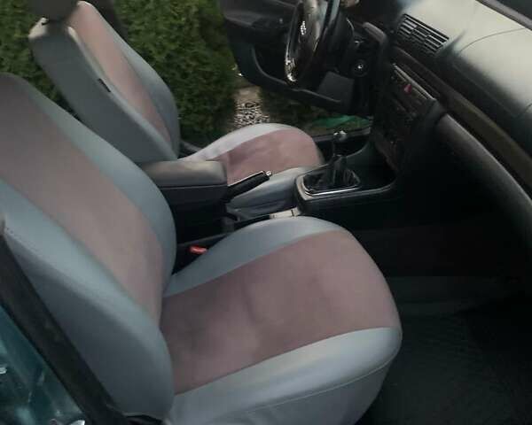 Синий Ауди А4, объемом двигателя 1.9 л и пробегом 300 тыс. км за 4300 $, фото 8 на Automoto.ua