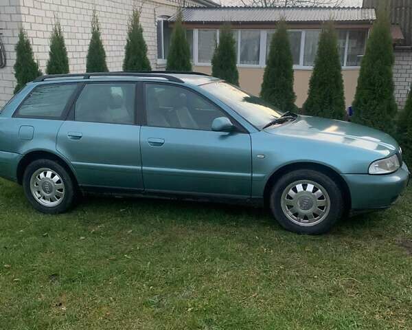 Синий Ауди А4, объемом двигателя 1.9 л и пробегом 300 тыс. км за 4300 $, фото 1 на Automoto.ua