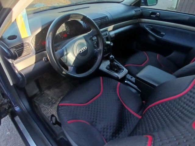 Синий Ауди А4, объемом двигателя 2.5 л и пробегом 360 тыс. км за 4500 $, фото 3 на Automoto.ua