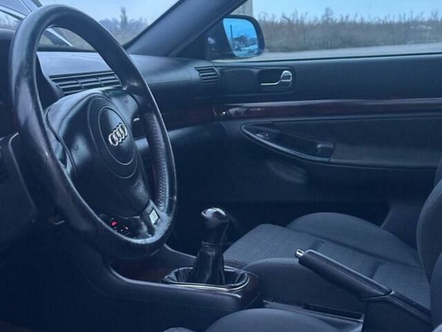 Синій Ауді А4, об'ємом двигуна 2.5 л та пробігом 200 тис. км за 3600 $, фото 11 на Automoto.ua