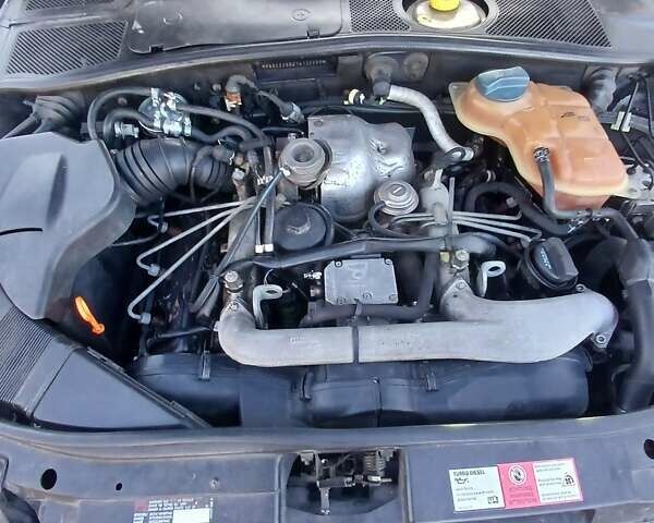 Синій Ауді А4, об'ємом двигуна 2.5 л та пробігом 365 тис. км за 4300 $, фото 1 на Automoto.ua