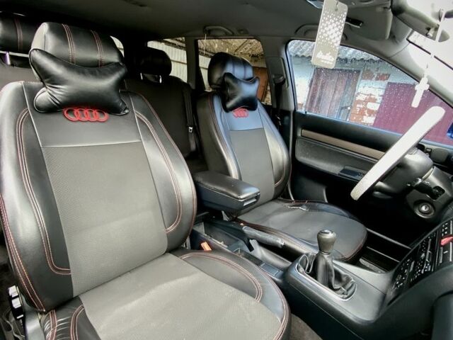 Синій Ауді А4, об'ємом двигуна 1.6 л та пробігом 330 тис. км за 4500 $, фото 5 на Automoto.ua