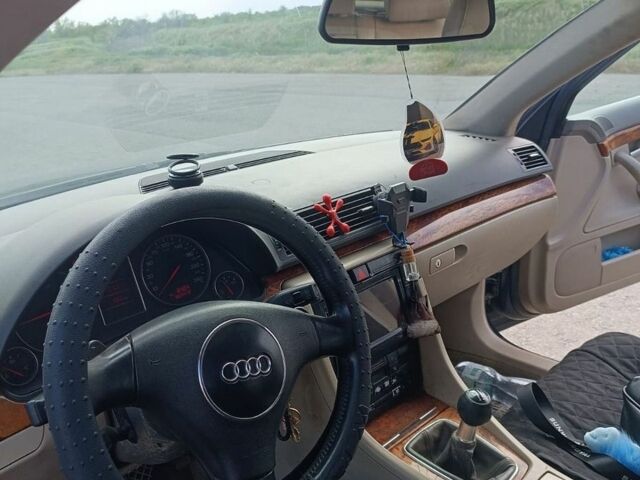 Синий Ауди А4, объемом двигателя 2.5 л и пробегом 380 тыс. км за 3700 $, фото 2 на Automoto.ua