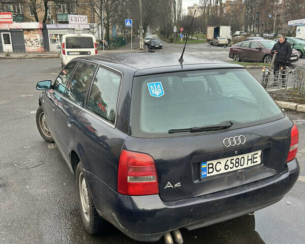 Синій Ауді А4, об'ємом двигуна 2.5 л та пробігом 400 тис. км за 3500 $, фото 4 на Automoto.ua