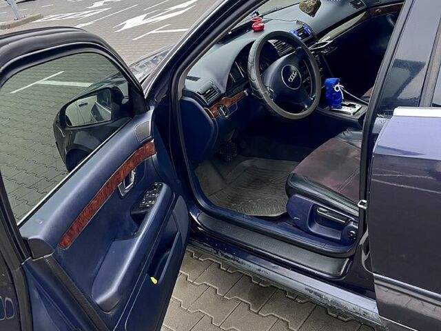 Синий Ауди А4, объемом двигателя 2.5 л и пробегом 350 тыс. км за 2699 $, фото 9 на Automoto.ua