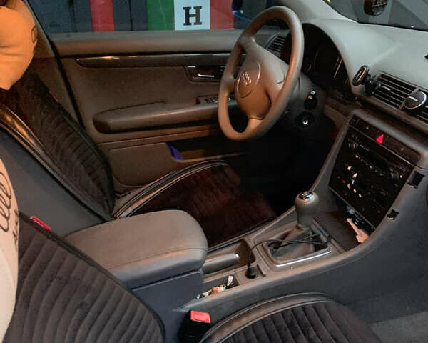 Синій Ауді А4, об'ємом двигуна 2.5 л та пробігом 300 тис. км за 4650 $, фото 21 на Automoto.ua