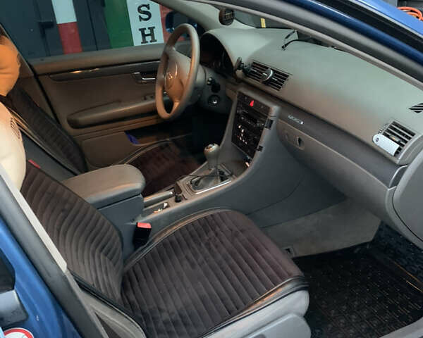 Синій Ауді А4, об'ємом двигуна 2.5 л та пробігом 300 тис. км за 4650 $, фото 28 на Automoto.ua