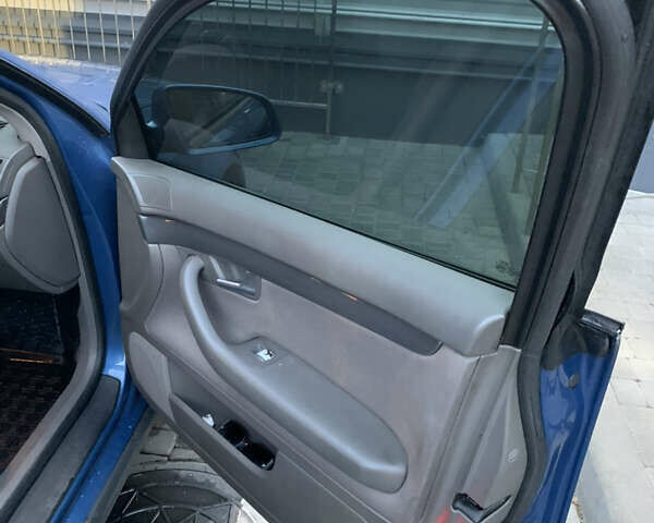 Синій Ауді А4, об'ємом двигуна 2.5 л та пробігом 300 тис. км за 4650 $, фото 26 на Automoto.ua