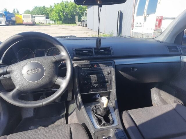 Синий Ауди А4, объемом двигателя 1.9 л и пробегом 410 тыс. км за 2658 $, фото 3 на Automoto.ua