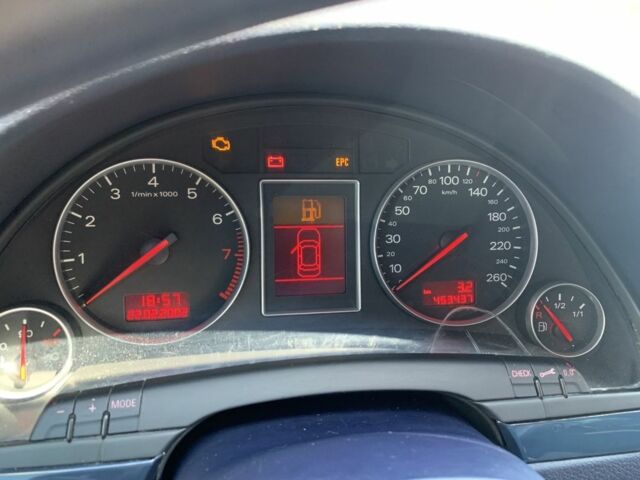 Синій Ауді А4, об'ємом двигуна 2 л та пробігом 453 тис. км за 4100 $, фото 6 на Automoto.ua