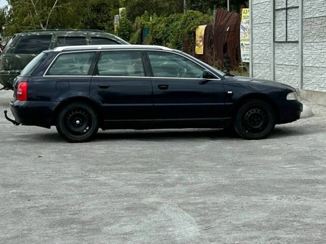 Синий Ауди А4, объемом двигателя 2 л и пробегом 1000 тыс. км за 1900 $, фото 4 на Automoto.ua