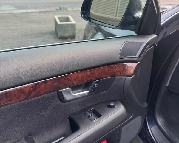 Синий Ауди А4, объемом двигателя 2 л и пробегом 205 тыс. км за 5200 $, фото 11 на Automoto.ua