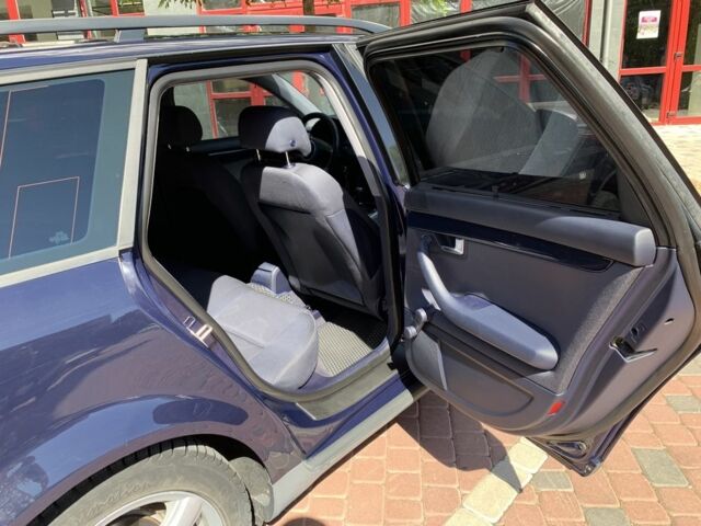 Синій Ауді А4, об'ємом двигуна 2 л та пробігом 453 тис. км за 4100 $, фото 17 на Automoto.ua